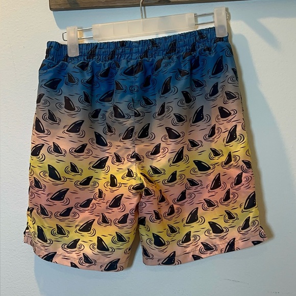 Boys swim trunks size 10/12 husky - Picture 3 of 4